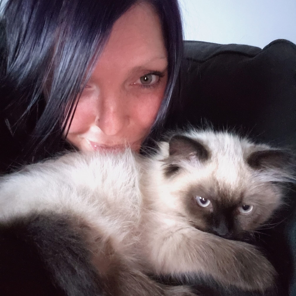 Meet your Posher, Angiee